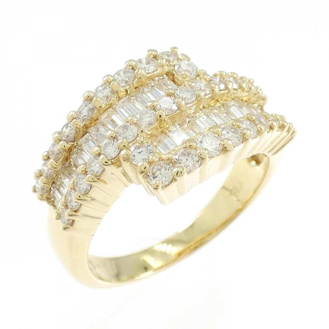 K18YG DIAMOND RING (1 of 3)