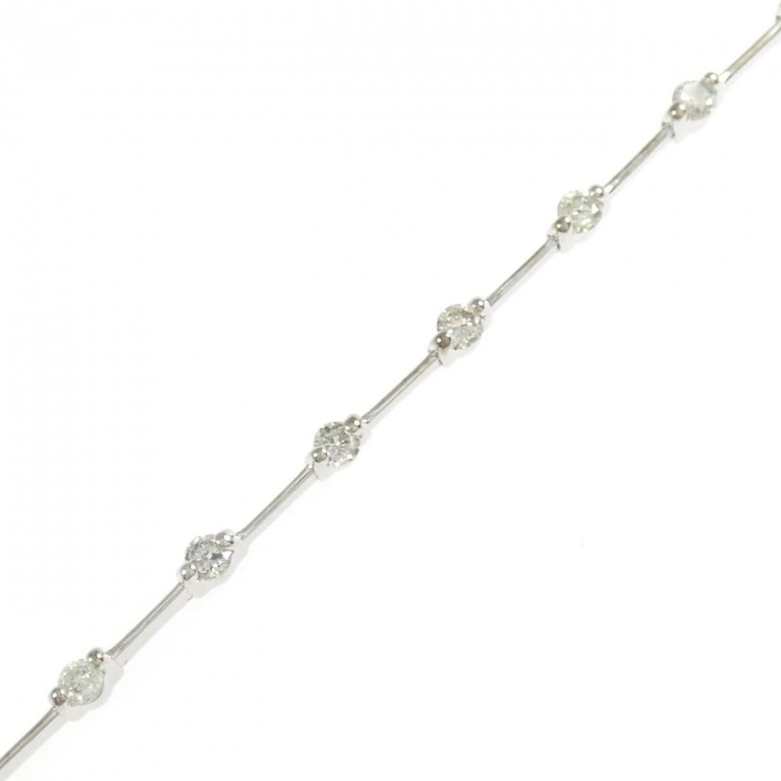 K18WG DIAMOND BRACELET: K18WG Diamond Bracelet Brand: Unbranded Type: Bracelet Material: K18 White Gold, Main Stone/Creation Natural Color: White Gold Size: 17.5cmActualSize Max W: 2.2mm Accessories: None