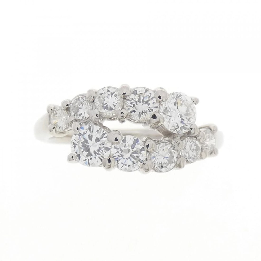 PT900 DIAMOND RING (1 of 2)