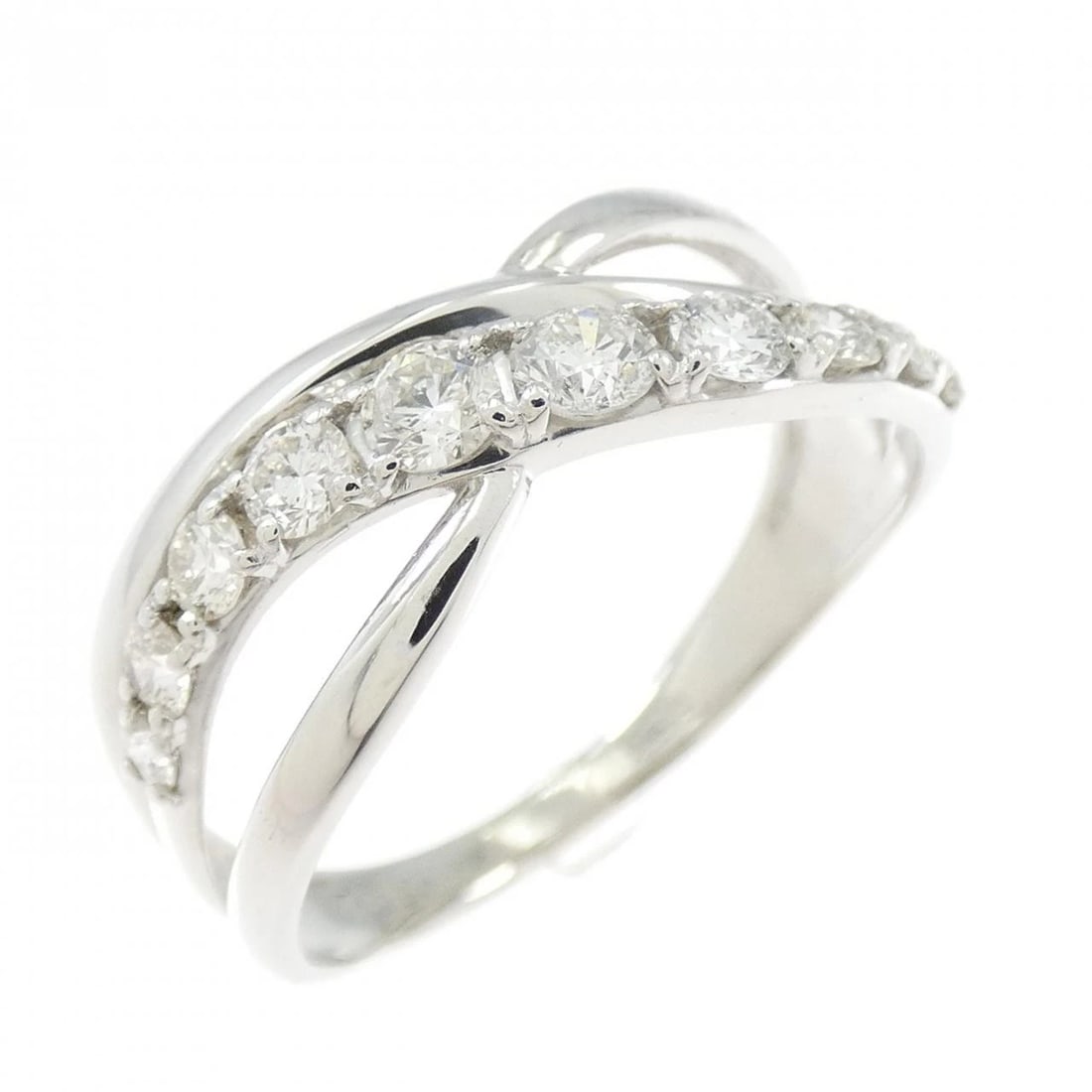 PT900 DIAMOND RING: PT900 Diamond Ring Brand: Unbranded Type: Ring Material: Platinum 900, Main Stone/Creation Natural Color: platinum Size: 7-7.5US Accessories: None Accessories Notice: When purchasing pre-o