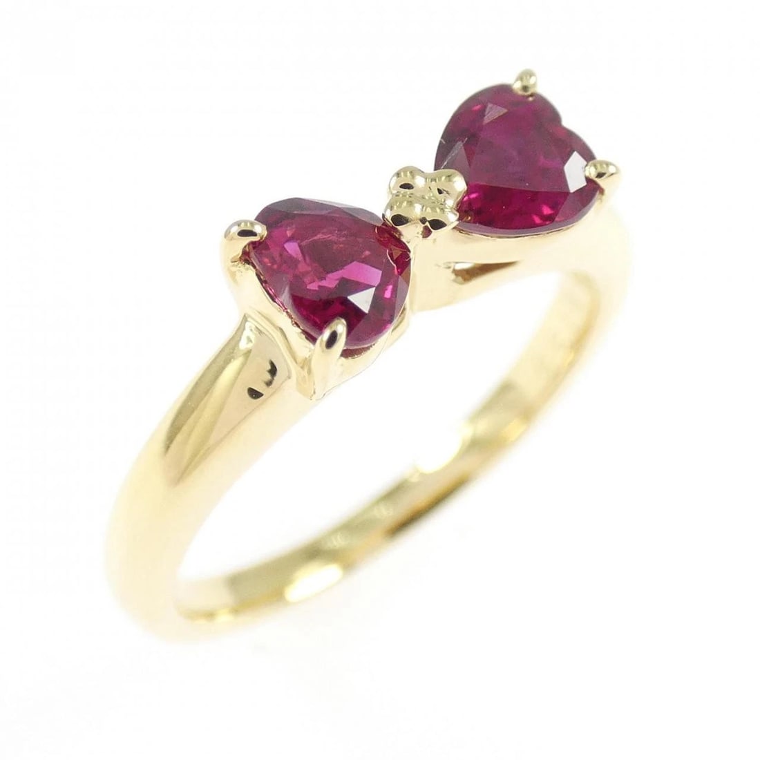 K18YG RIBBON RUBY RING: K18YG Ribbon Ruby Ring Brand: Unbranded Type: Ruby ring Material: K18 Yellow Gold, Main Stone/Creation RUBY Color: yellow gold Size: 5US Accessories: None Accessories Notice: When purchasing