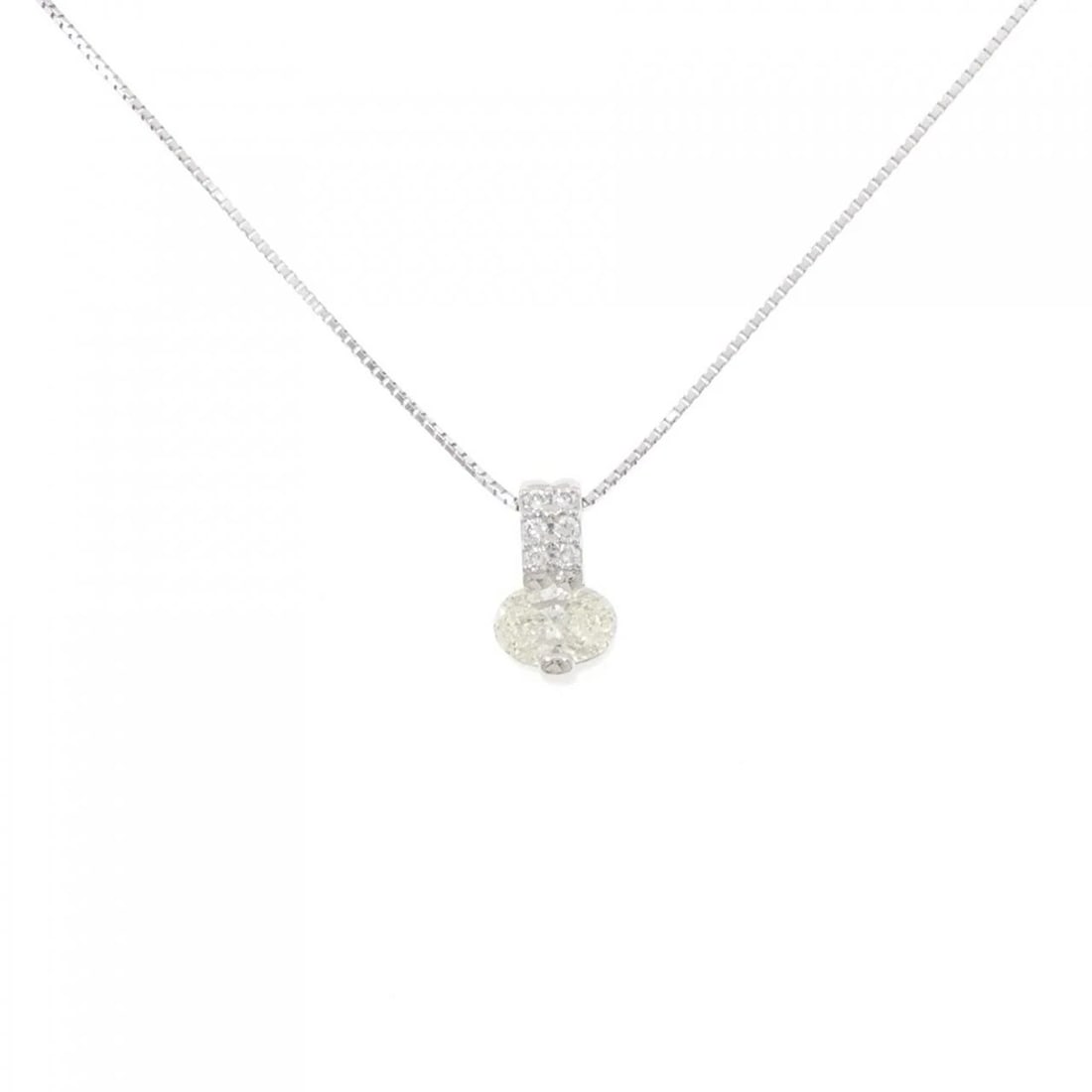 PT900 K18WG DIAMOND NECKLACE: PT900 K18WG Diamond Necklace Brand: Unbranded Type: Necklace Material: Platinum 900 K18 White Gold, Main Stone/Creation Natural Color: platinum Size: 45cm ActualSizePendant top H x W: