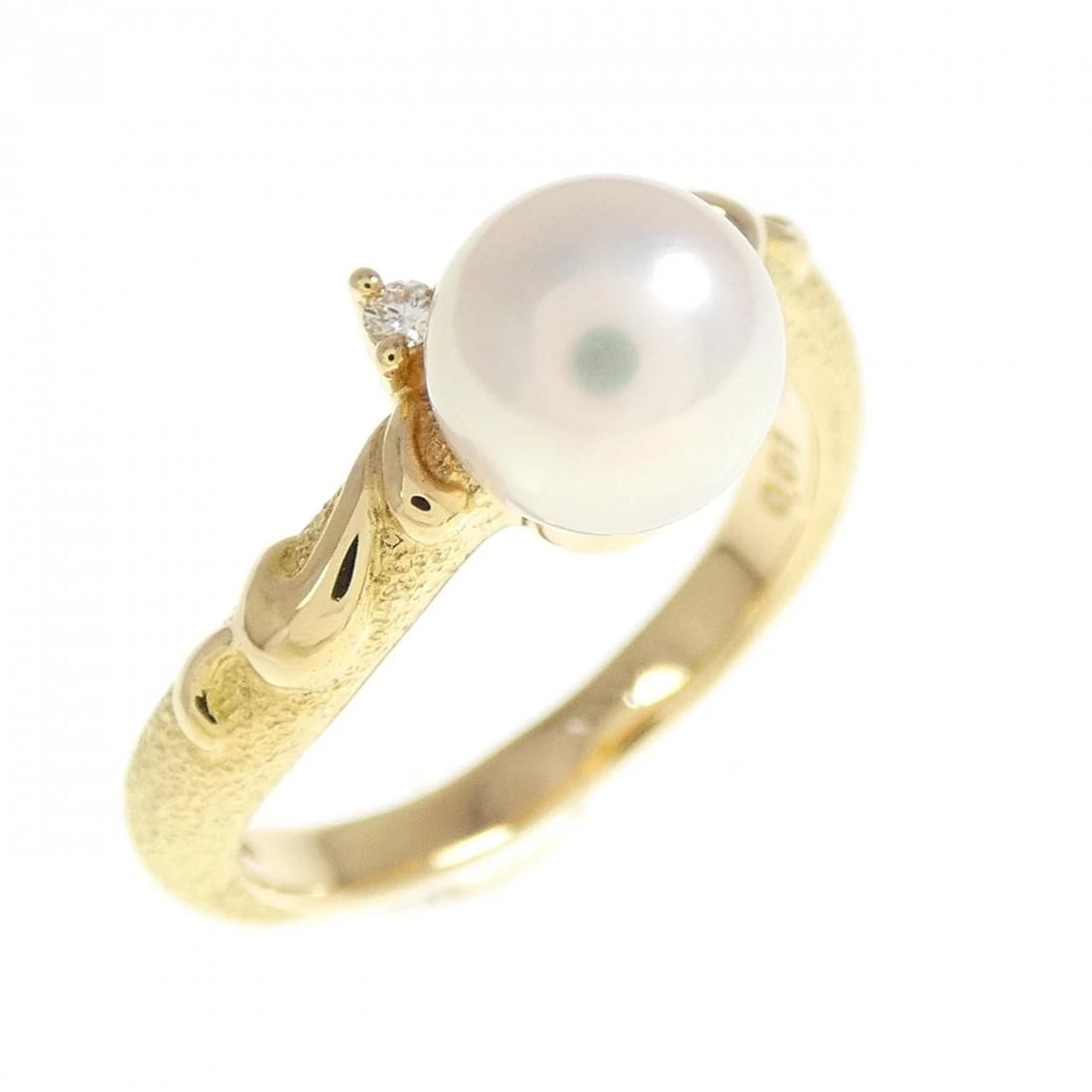 TASAKI AKOYA PEARL RING: TASAKI Akoya Pearl Ring Brand: TASAKI Type: Ring Material: K18 Yellow Gold, Main Stone/Creation Akoya Pearl Color: Yellow Gold Size: 5.5 (US size) Accessories: None Accessories Notice: When