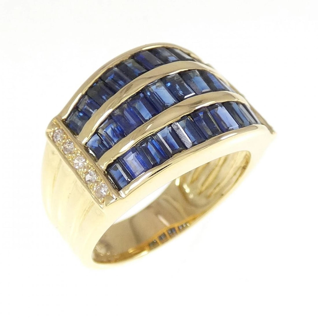 K18YG SAPPHIRE RING: K18YG Sapphire Ring Brand: Unbranded Type: Ring Material: K18 Yellow Gold, Main Stone/Creation SapphireSide Stone Natural Color: Yellow Gold Size: 7.5-8 (US size) Accessories: None