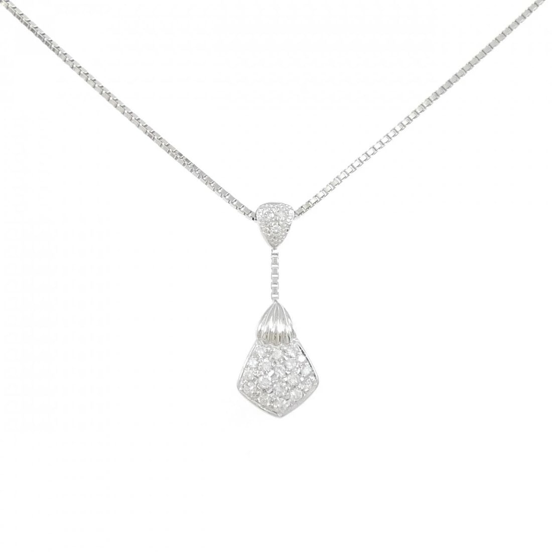 PT900 PT850 DIAMOND NECKLACE: PT900 PT850 Diamond Necklace Brand: Unbranded Type: Necklace Material: Platinum 900 Platinum 850, Main Stone/Creation Natural Color: platinum Size: 43cm ActualSizePendant top H x W: