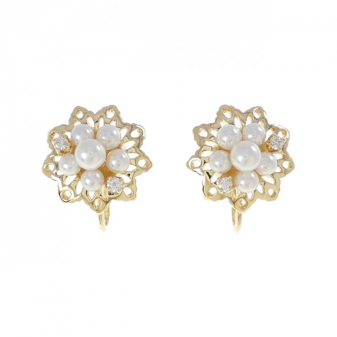 MIKIMOTO AKOYA PEARL EARRINGS: MIKIMOTO Akoya Pearl Earrings Brand: MIKIMOTO Type: Earrings Material: K18 Yellow Gold, Main Stone/Creation Akoya Pearl Color: Yellow Gold Size: ActualSize HxW: 15.5mmx15.5mm Accessories: