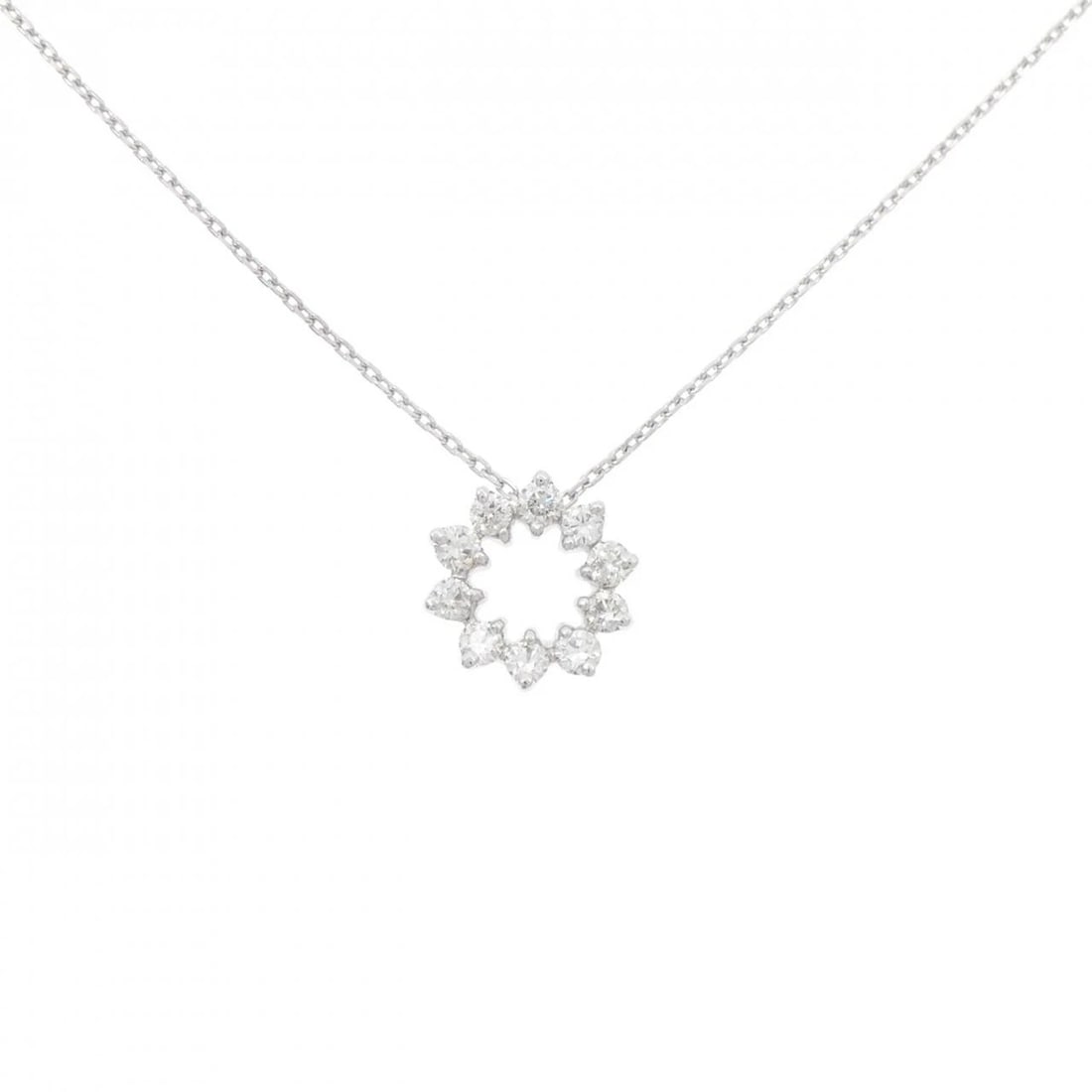 K18WG DIAMOND NECKLACE: K18WG Diamond Necklace Brand: Unbranded Type: Necklace Material: K18 White Gold, Main Stone/Creation Natural Color: white gold Size: 46cm ActualSizePendant top H x W: 11.8mmx11.3mm Chain Max.