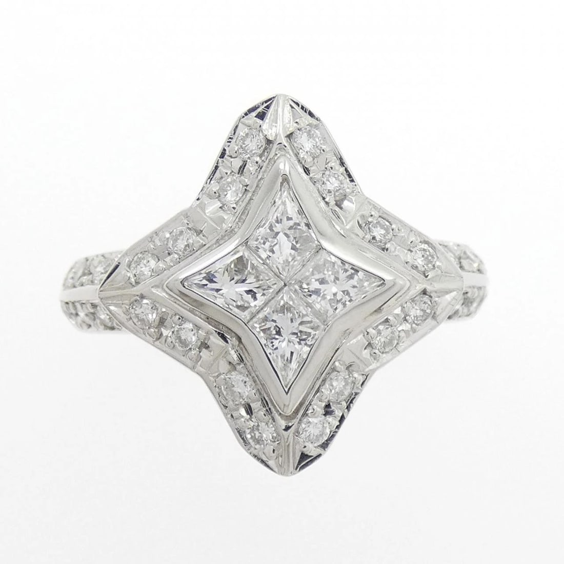 PT900 DIAMOND RING - 2