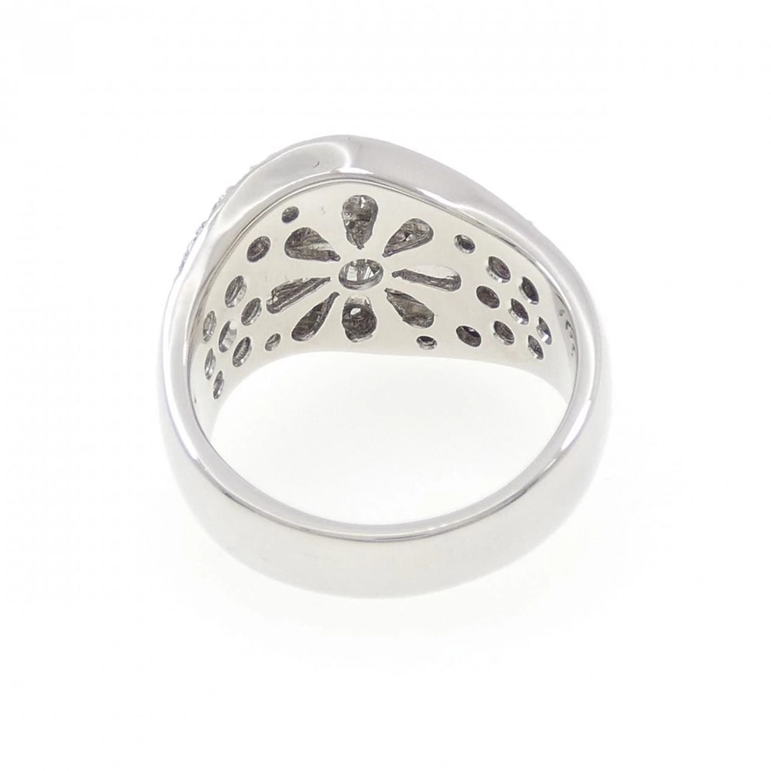 PT900 DIAMOND RING: PT900 Diamond Ring Brand: Unbranded Type: Ring Material: Platinum 900, Main Stone/Creation Natural Color: Silver Size: 7-7.5 (US size) Accessories: None Accessories Notice: When purchasing