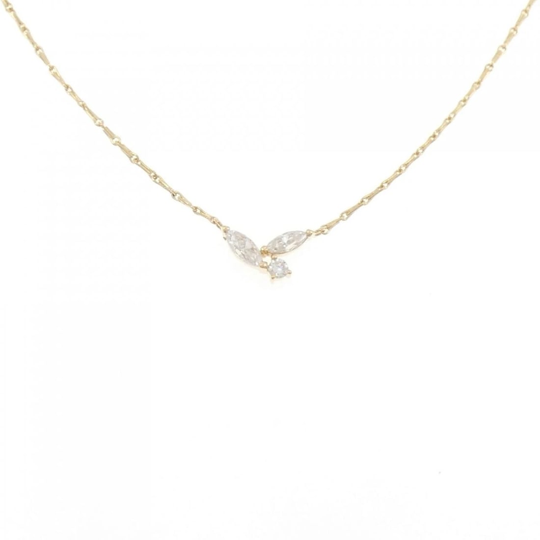 K18YG DIAMOND NECKLACE: K18YG Diamond Necklace Brand: Unbranded Type: Necklace Material: K18 Yellow Gold, Main Stone/Creation Natural Color: yellow gold Size: 40cm ActualSizePendant top H x W: 6.4mmx11.1mm Chain Max. W: