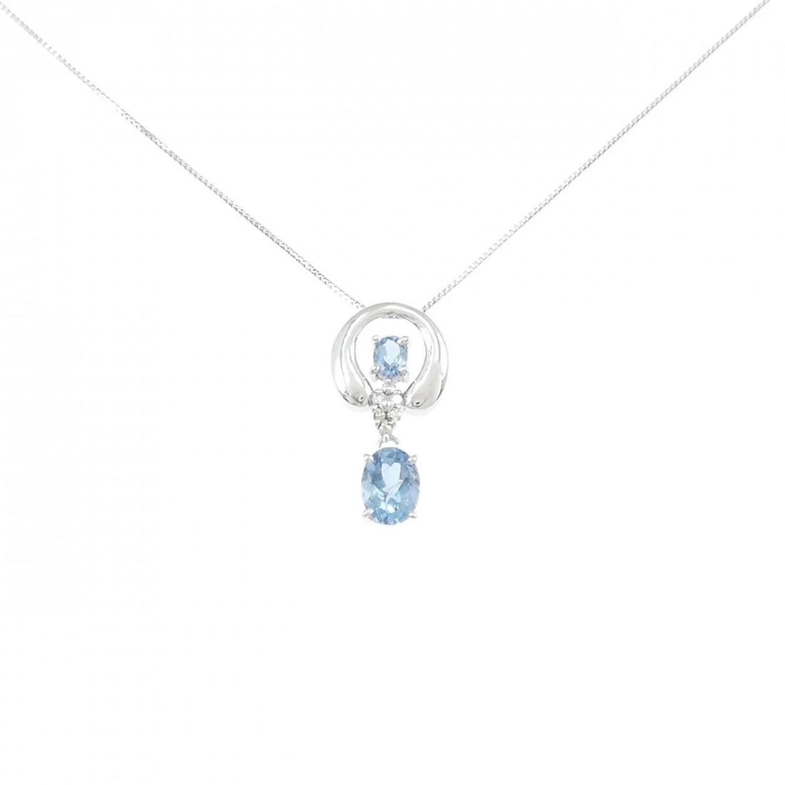 K18WG AQUAMARINE NECKLACE: K18WG Aquamarine Necklace Brand: Unbranded Type: Necklace Material: K18 White Gold, Main Stone/Creation aquamarine Color: white gold Size: 45cm ActualSizePendant top H x W: 20.8mmx10.6mm Chain