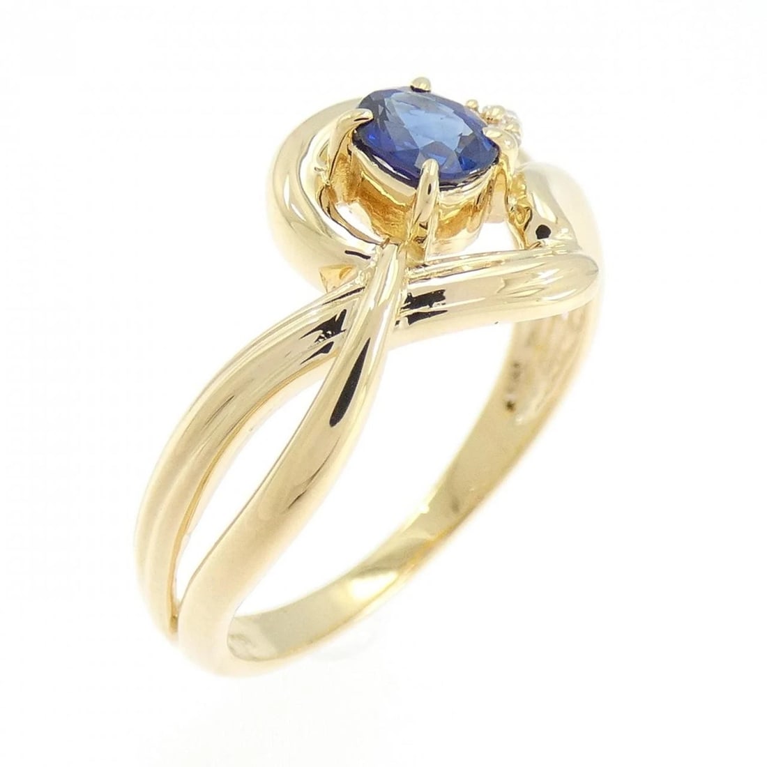 K18YG SAPPHIRE RING: K18YG Sapphire Ring Brand: Unbranded Type: Ring Material: K18 Yellow Gold, Main Stone/Creation sapphire Color: yellow gold Size: 6.5US Accessories: None Accessories Notice: When purchasing