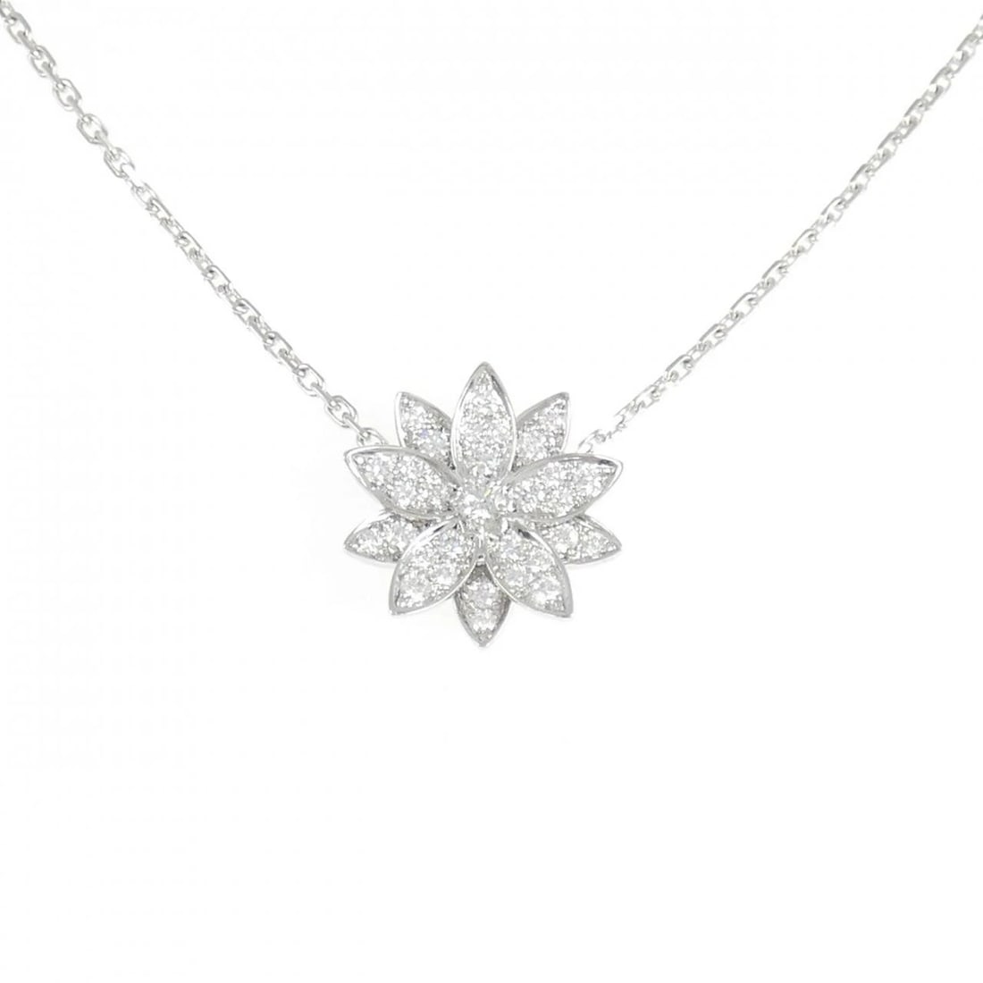 VAN CLEEF & ARPELS LOTUS SMALL NECKLACE: Van Cleef & Arpels Lotus Small Necklace Brand: Van Cleef & Arpels Type: Necklace Material: 750 White Gold, Main Stone/Creation Natural Color: White Gold Size: 37 42cm,ActualSize Pendant top H