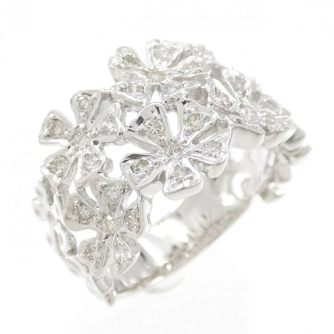 K18WG DIAMOND RING: K18WG Diamond Ring Brand: Unbranded Type: Ring Material: K18 White Gold, Main Stone/Creation Natural Color: white gold Size: 6.5US Accessories: None Accessories Notice: When purchasing pre