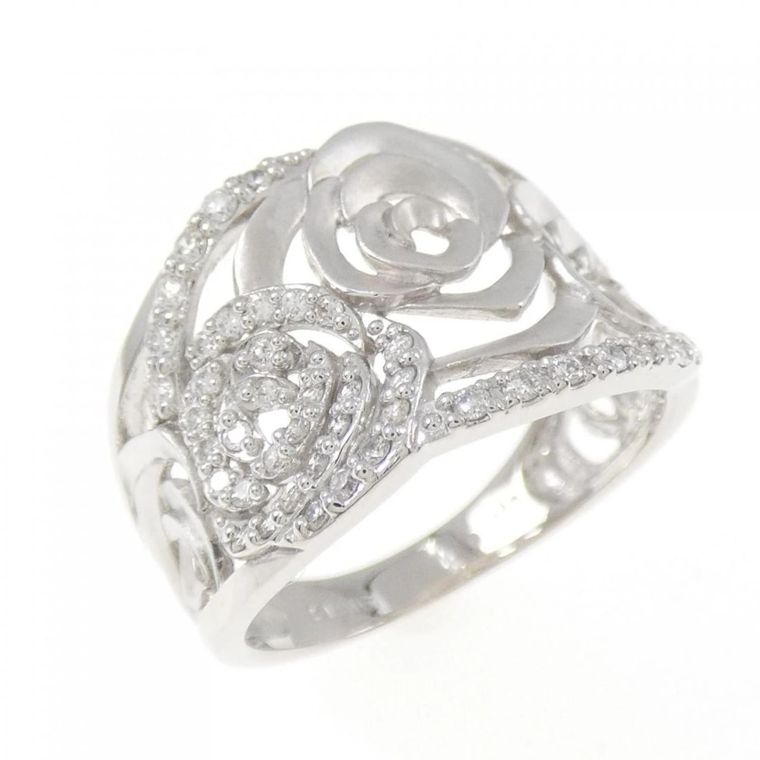 K18WG ROSE DIAMOND RING: K18WG Rose Diamond Ring Brand: Unbranded Type: Ring Material: K18 White Gold, Main Stone/Creation Natural Color: white gold Size: 5.5-6US Accessories: None Accessories Notice: When purchas