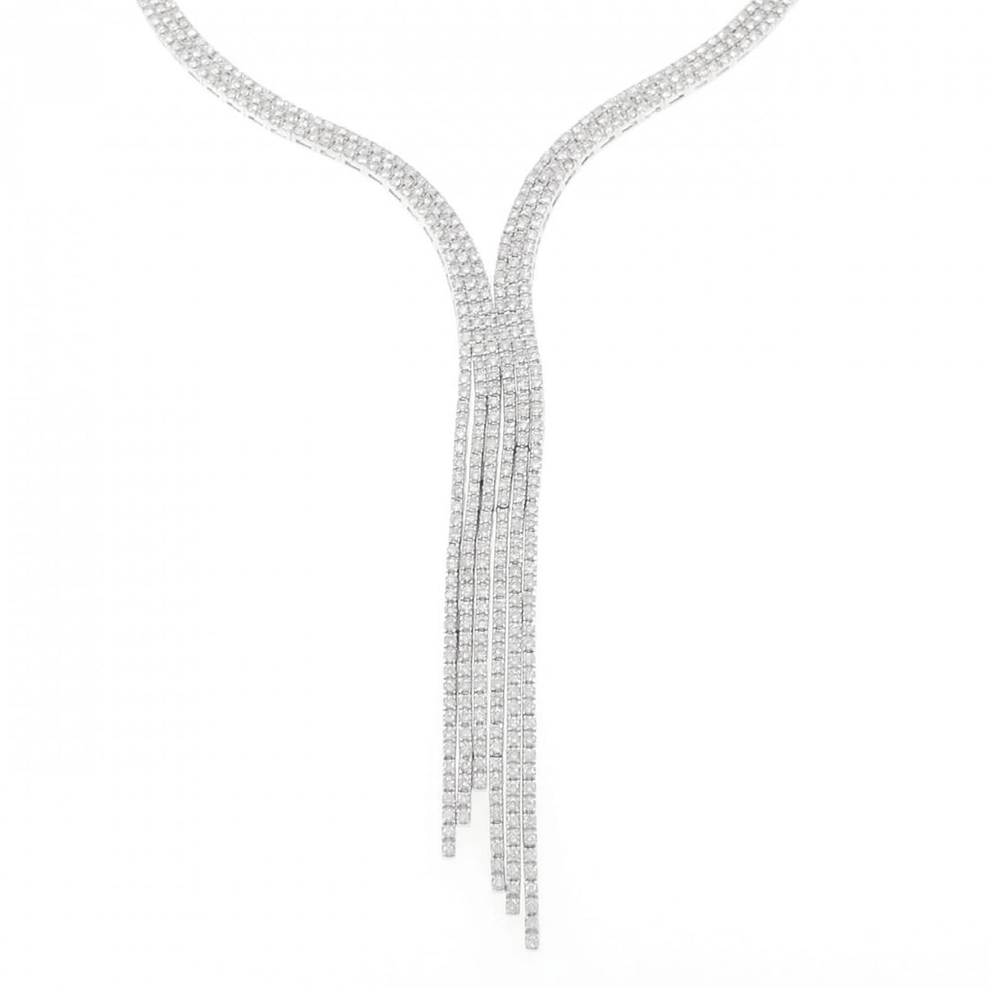 750WG DIAMOND NECKLACE: 750WG Diamond Necklace Brand: Unbranded Type: Diamond Necklace Material: 18K white gold, Main Stone/Creation Natural Color: white gold Size: 40cmPendant length x width: 97.4mm x 11.6mm 
