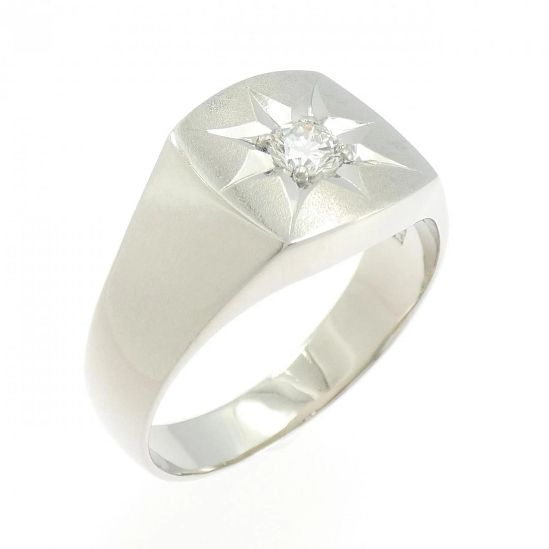 PT900 DIAMOND RING: PT900 Diamond Ring Brand: Unbranded Type: Diamond ring Material: 900 platinum, Main Stone/Creation Natural Color: platinum Size: US13 Accessories: None Accessories Notice: When purchasing