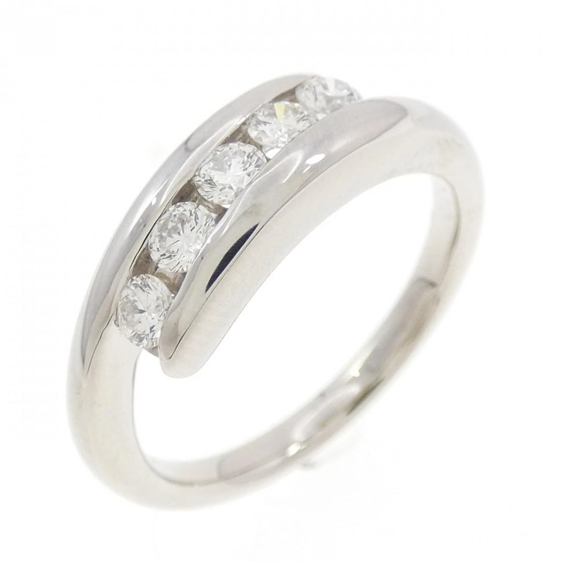PT900 DIAMOND RING: PT900 Diamond Ring Brand: Unbranded Type: Ring Material: Platinum 900, Main Stone/Creation Natural Color: platinum Size: 6-6.5US Accessories: None Accessories Notice: When purchasing