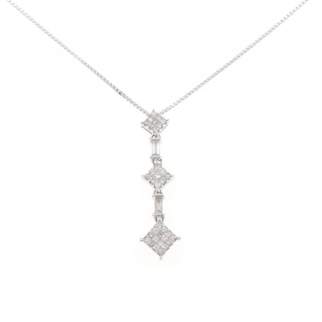 K18WG PAVE DIAMOND NECKLACE: K18WG Pave Diamond Necklace Brand: Unbranded Type: Necklace Material: K18 White Gold, Main Stone/Creation Natural Color: white gold Size: 45cm ActualSizePendant top H x W: 32.1mmx9.0mm Chain