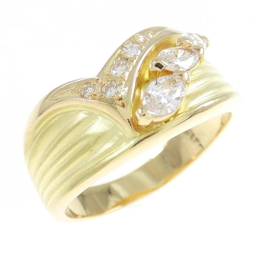K18YG DIAMOND RING: K18YG Diamond Ring Brand: Unbranded Type: Ring Material: K18 Yellow Gold, Main Stone/Creation Natural Color: Yellow Gold Size: 6-6.5 (US size) Accessories: None Accessories Notice: When pu