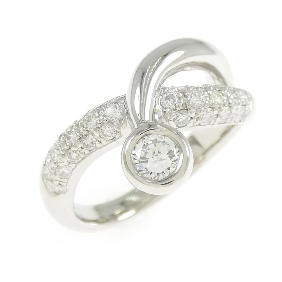 PT900 DIAMOND RING: PT900 Diamond Ring Brand: Unbranded Type: Ring Material: Platinum 900, Main Stone/Creation Natural Color: platinum Size: 6.5US Accessories: None Accessories Notice: When purchasing pre-own