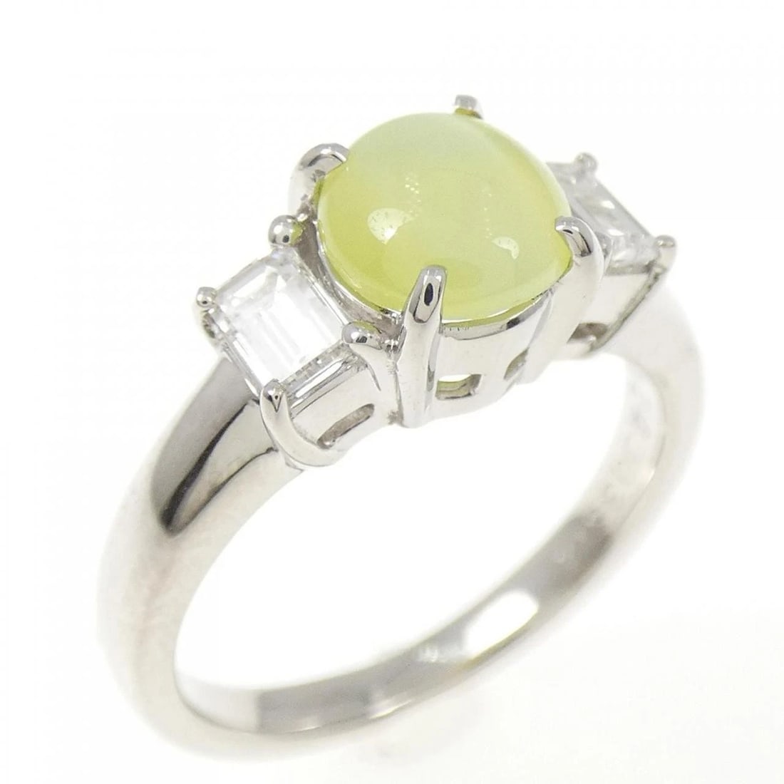 PT900 CHRYSOBERYL CAT'S-EYE RING: PT900 Chrysoberyl cat's-eye Ring Brand: Unbranded Type: Ring Material: Platinum 900, Main Stone/Creation Chrysoberyl Color: platinum Size: 5US Accessories: None Accessories Notice: When