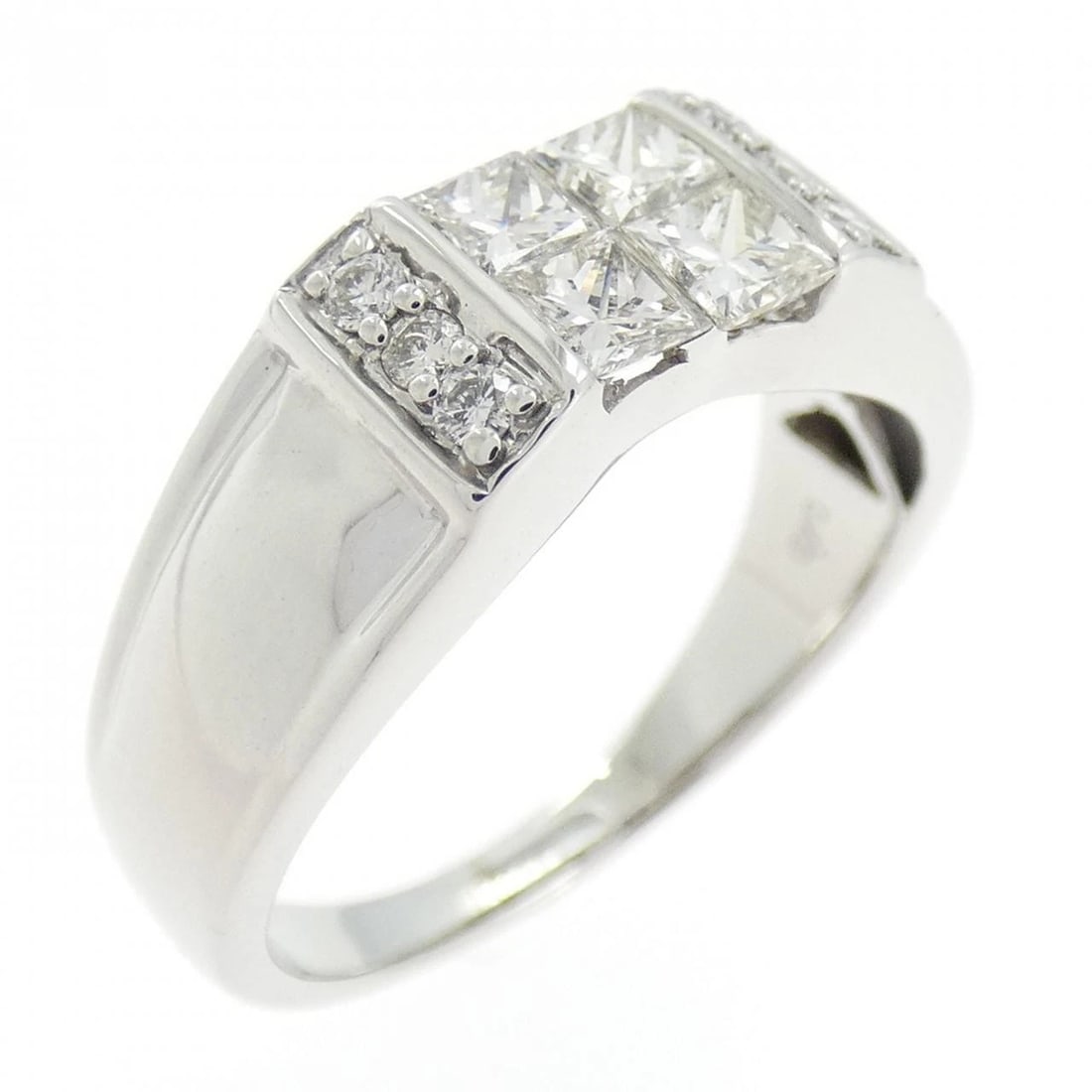 K18WG DIAMOND RING: K18WG Diamond Ring Brand: Unbranded Type: Ring Material: K18 White Gold, Main Stone/Creation Natural Color: white gold Size: 6.5US Accessories: None Accessories Notice: When purchasing pre