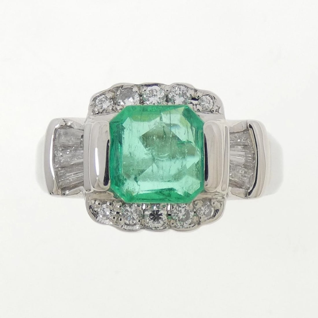PT900 EMERALD RING - 2