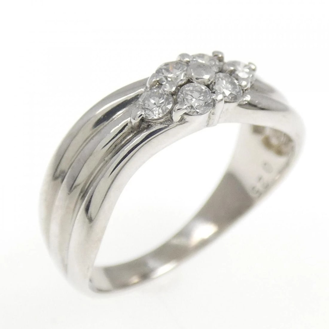 PT900 DIAMOND RING: PT900 Diamond Ring Brand: Unbranded Type: Ring Material: Platinum 900, Main Stone/Creation Natural Color: platinum Size: 6.5US Accessories: None Accessories Notice: When purchasing pre-owned