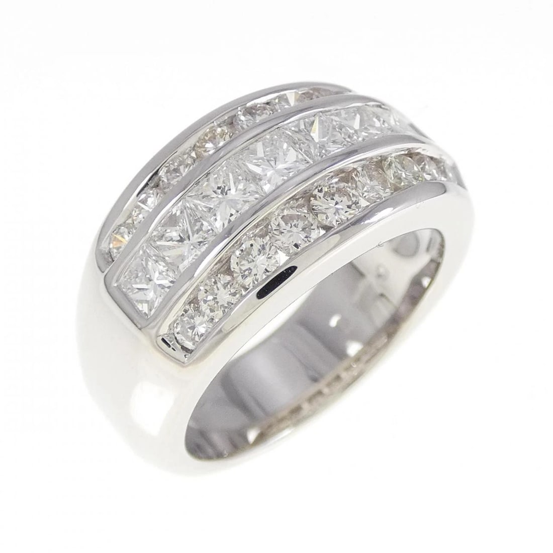 PT DIAMOND RING: PT Diamond Ring Brand: Unbranded Type: Ring Material: Platinum, Main Stone/Creation Natural Color: platinum Size: 6.5-7 (US size) Accessories: None Accessories Notice: When purchasing pre-