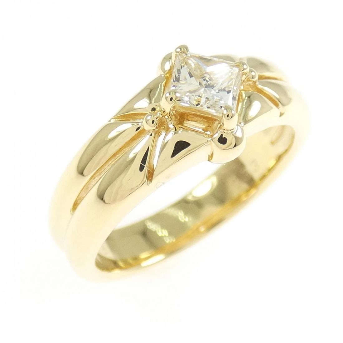K18YG DIAMOND RING: K18YG Diamond Ring Brand: Unbranded Type: Ring Material: K18 Yellow Gold, Main Stone/Creation Natural Color: yellow gold Size: 6US Accessories: None Accessories Notice: When purchasing