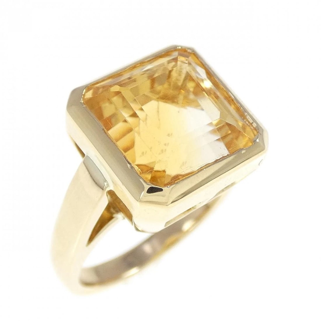 K18YG CITRINE RING: K18YG Citrine Ring Brand: Unbranded Type: Ring Material: K18 Yellow Gold, Main Stone/Creation citrine Color: yellow gold Size: 5.5US Accessories: None Accessories Notice: When purchasing p