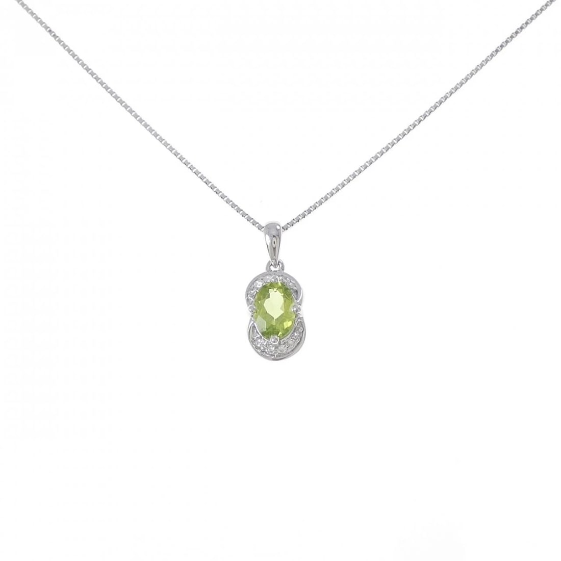K18WG PERIDOT NECKLACE: K18WG Peridot Necklace Brand: Unbranded Type: Peridot Necklace Material: 18K white gold, Main Stone/Creation peridot Color: white gold Size: 45cm Actual Size Pendant length approx. x width