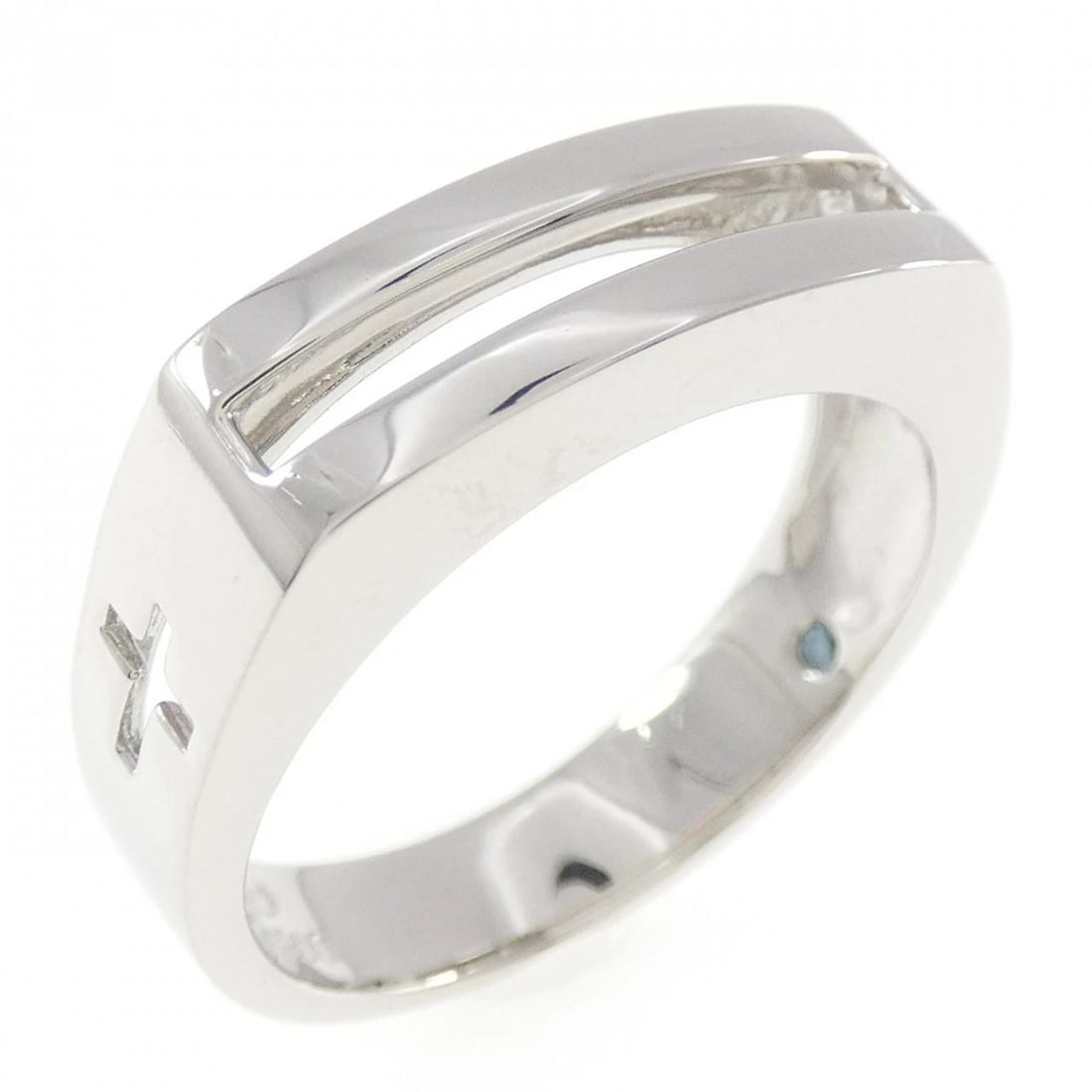 PT900 RING: PT900 Ring Brand: Unbranded Type: Ring Material: Platinum 900, Color: platinum Size: 9 (US size) Accessories: None Accessories Notice: When purchasing pre-owned goods, please refer to the