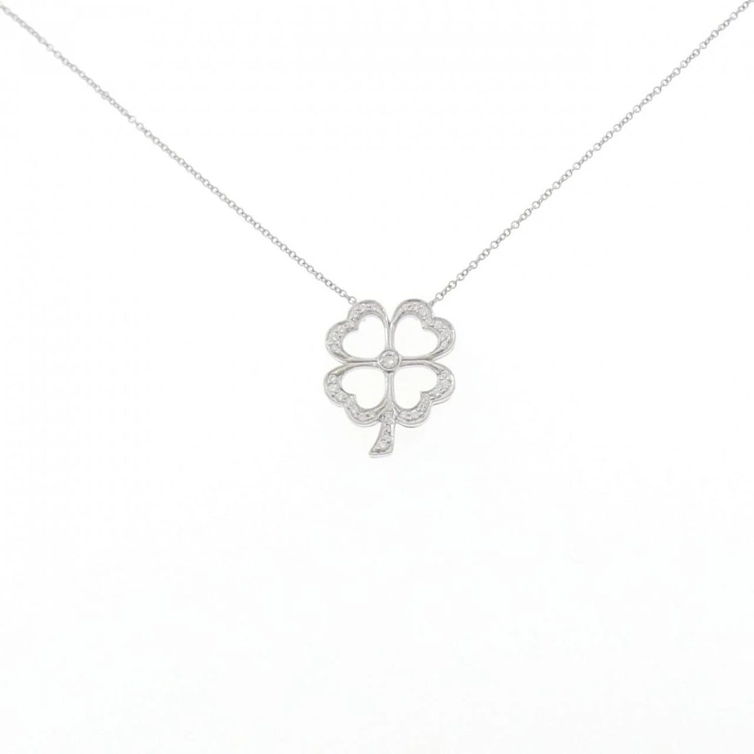 TIFFANY FOUR LEAF CLOVER NECKLACE: Tiffany Four leaf Clover Necklace Brand: Tiffany Type: Necklace Material: Platinum 950, Main Stone/Creation Natural Color: Platinum Size: 47cm,ActualSize Pendant top H x W: 19.4mmx15.6mm Chain