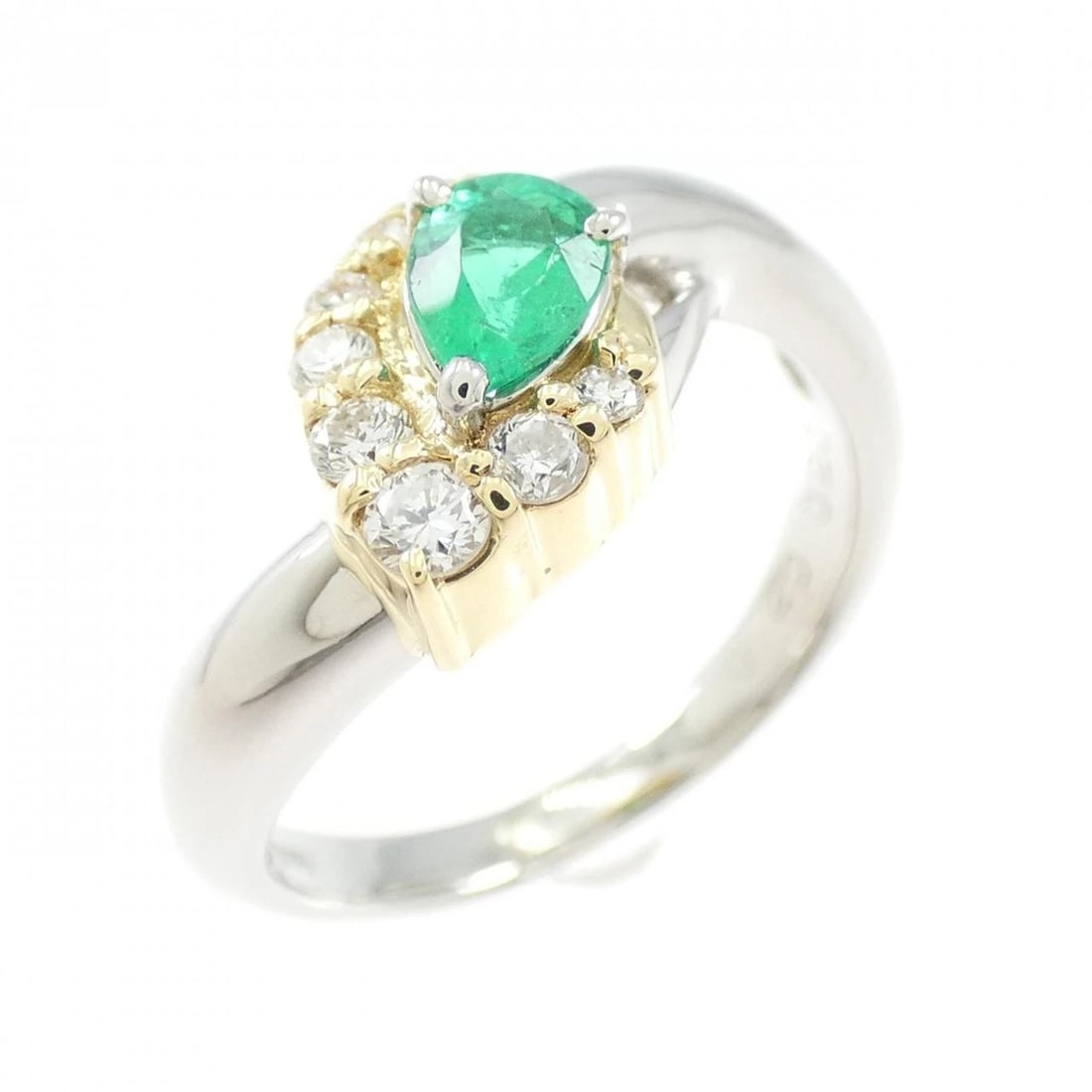 PT900 K18YG EMERALD RING: PT900 K18YG Emerald Ring Brand: Unbranded Type: Ring Material: Platinum 900 K18 Yellow Gold, Main Stone/Creation emerald Color: platinum Size: 6US Accessories: None Accessories Notice: When