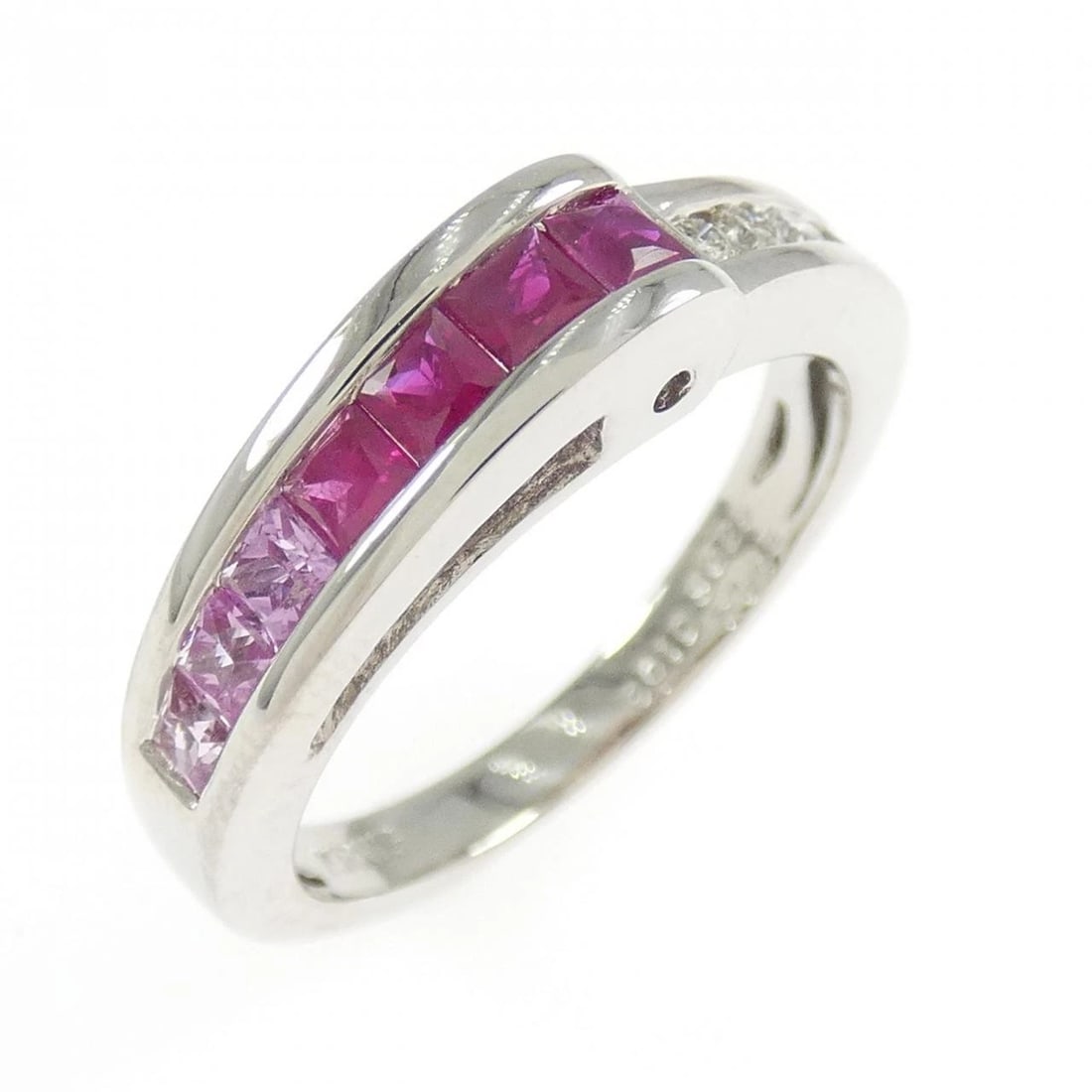 K18WG COLOR STONE RING: K18WG Color Stone Ring Brand: Unbranded Type: Ring Material: K18 White Gold, Main Stone/Creation ruby Color: white gold Size: 6.5US Accessories: None Accessories Notice: When purchasing pr