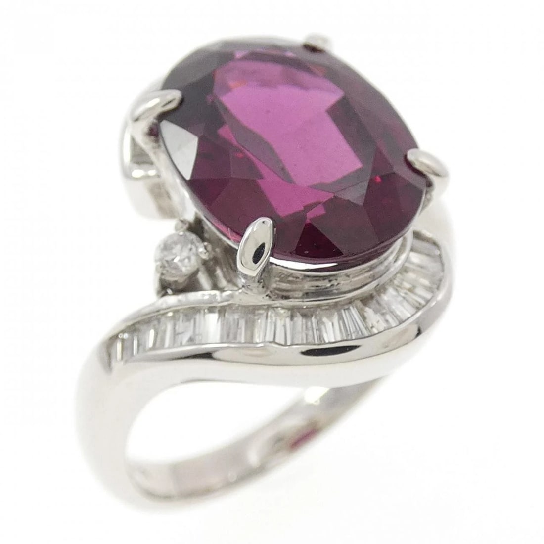 PT900 GARNET RING: PT900 Garnet Ring Brand: Unbranded Type: Ring Material: Platinum 900, Main Stone/Creation garnet Color: platinum Size: 6-6.5US Accessories: None Accessories Notice: When purchasing pre-own