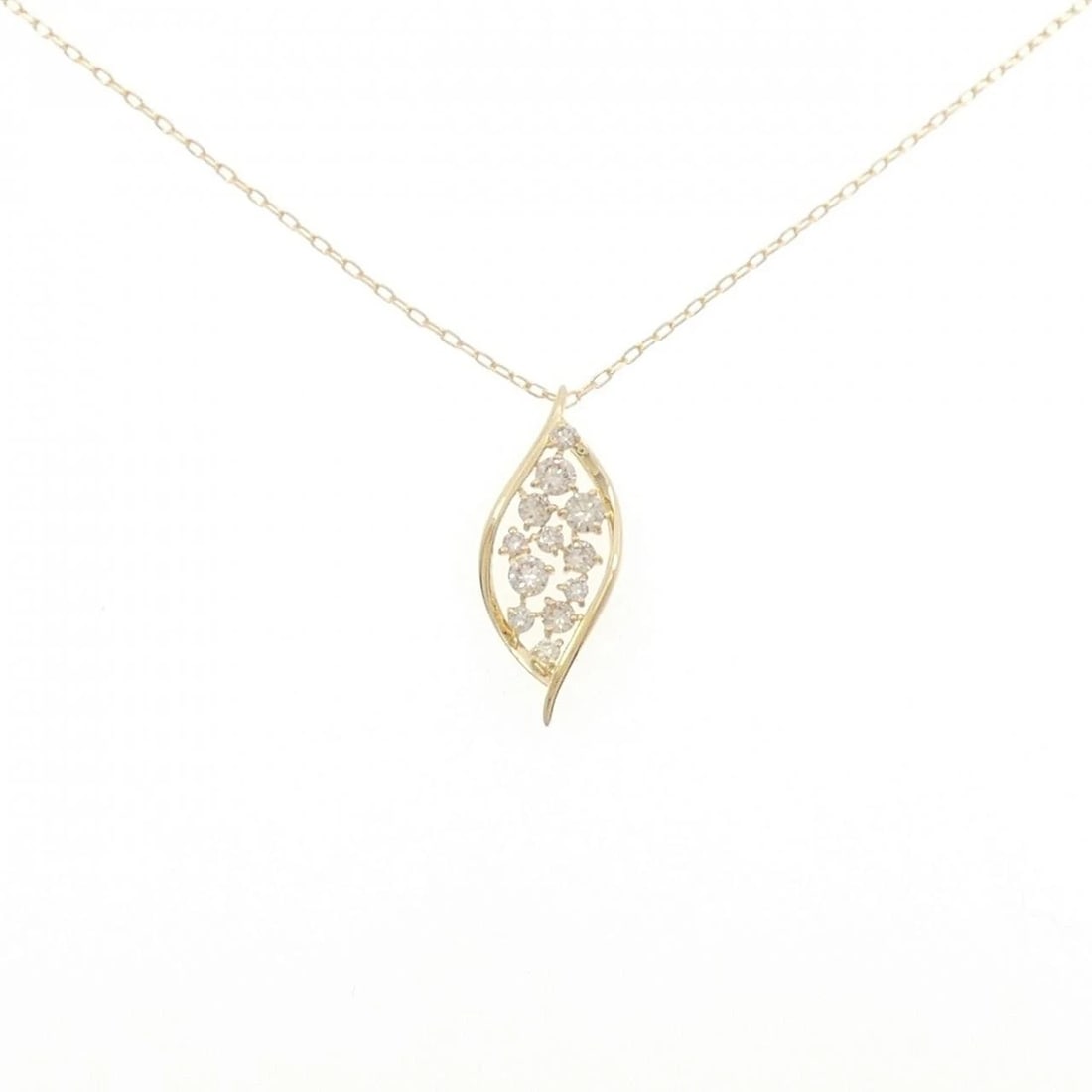 K18YG DIAMOND NECKLACE: K18YG Diamond Necklace Brand: Unbranded Type: Necklace Material: K18 Yellow Gold, Main Stone/Creation Natural Color: yellow gold Size: 45cm Pendant top H x W: 21.8mmx8.9mm Chain Max. W: 1.1mm 
