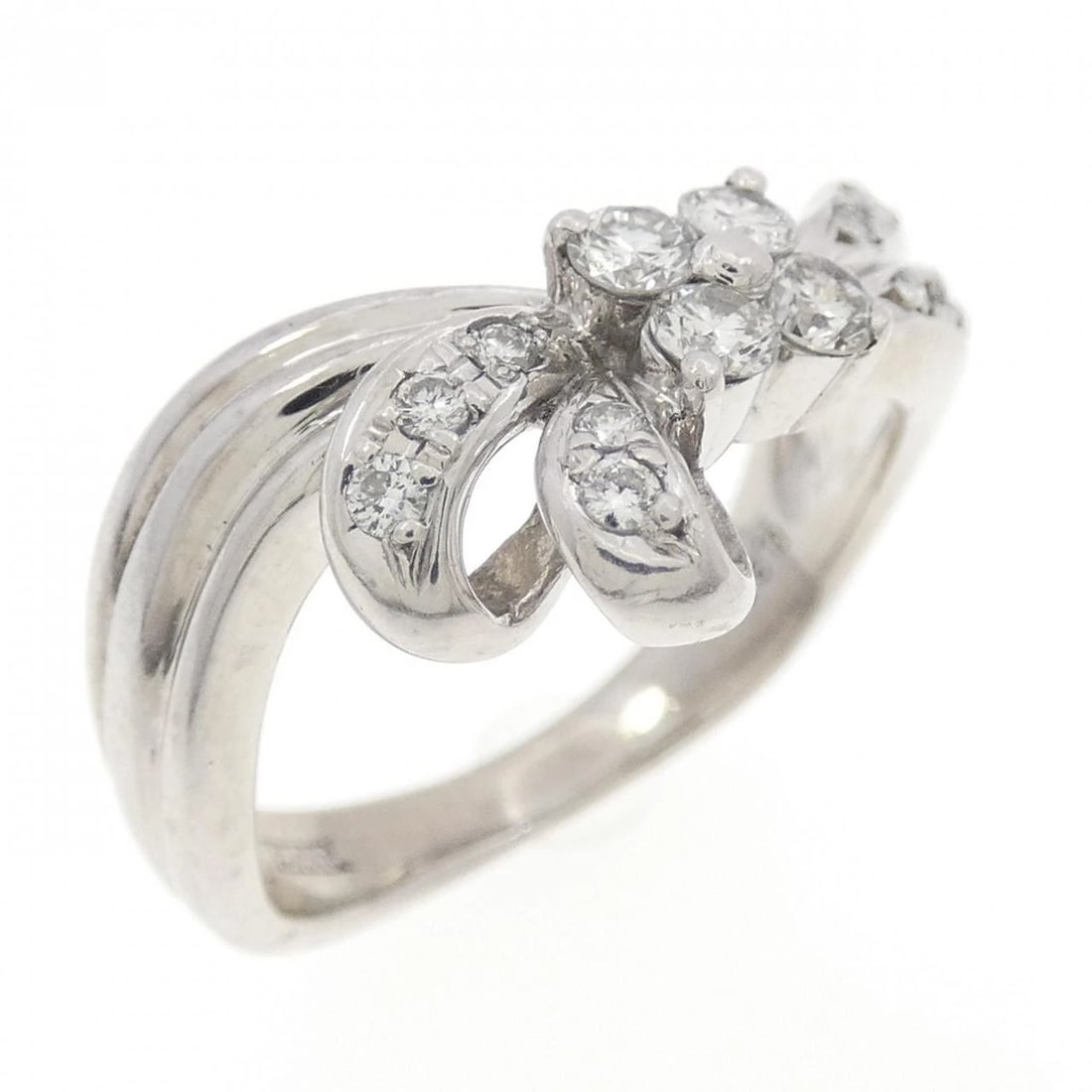 PT900 DIAMOND RING: PT900 Diamond Ring Brand: Unbranded Type: Ring Material: Platinum 900, Main Stone/Creation Natural Color: platinum Size: 6-6.5US Accessories: None Accessories Notice: When purchasing pre-o
