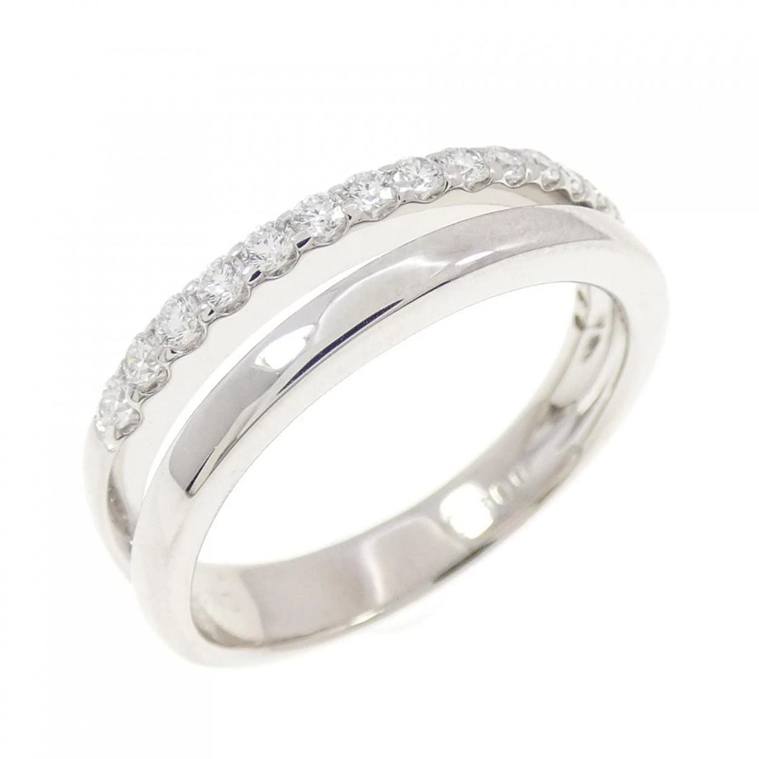 K18WG DIAMOND RING: K18WG Diamond Ring Brand: Unbranded Type: Ring Material: K18 White Gold, Main Stone/Creation Natural Color: white gold Size: 7-7.5US Accessories: None Accessories Notice: When purchasing p