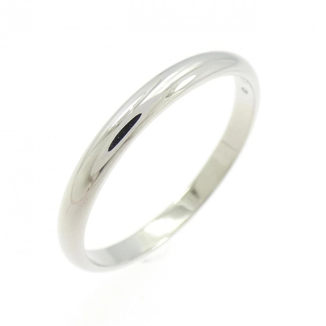 CARTIER WEDDING RING: Cartier wedding Ring Brand: Cartier Type: Ring Material: Platinum 950, Color: Platinum Size: 9 (US size) Accessories: None Accessories Notice: When purchasing pre-owned goods, please refer to