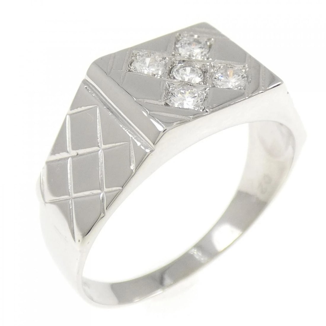 PT900 DIAMOND RING: PT900 Diamond Ring Brand: Unbranded Type: Ring Material: Platinum 900, Main Stone/Creation Natural Color: platinum Size: 9.5-10US Accessories: None Accessories Notice: When purchasing pre-