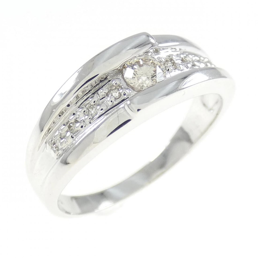 K18WG DIAMOND RING: K18WG Diamond Ring Brand: Unbranded Type: Ring Material: K18 White Gold, Main Stone/Creation Natural Color: white gold Size: 7US Accessories: None Accessories Notice: When purchasing pre-o