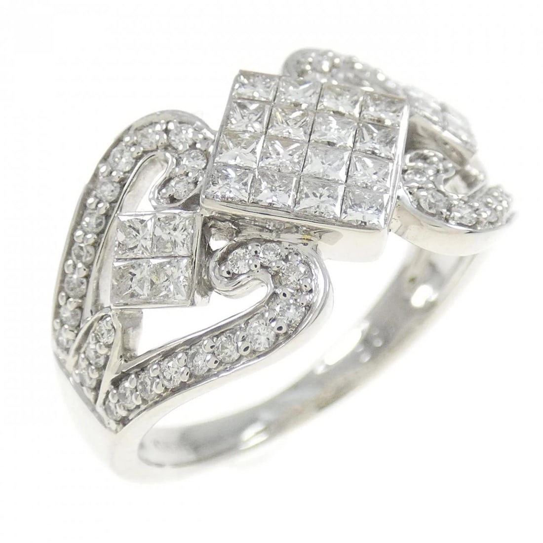 K18WG DIAMOND RING: K18WG Diamond Ring Brand: Unbranded Type: Ring Material: K18 White Gold, Main Stone/Creation Nattural Color: White Gold Size: 6 (US size) Accessories: None Accessories Notice: When purchasing
