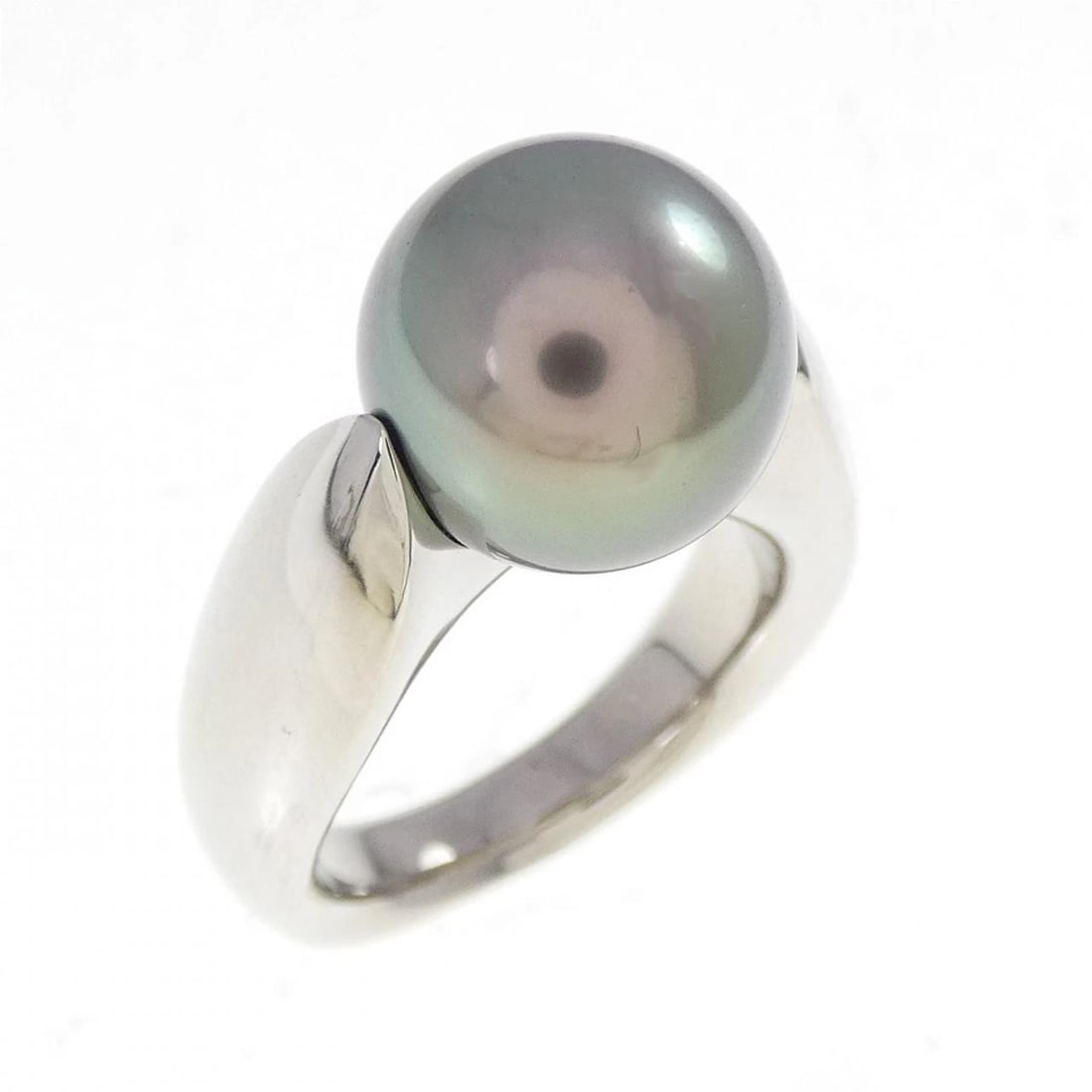 MIKIMOTO BLACK PEARL RING: MIKIMOTO Black Pearl Ring Brand: MIKIMOTO Type: Ring Material: Platinum 950, Main Stone/Creation Black Pearl Color: Platinum Size: 5 (US size) Accessories: None Accessories Notice: When