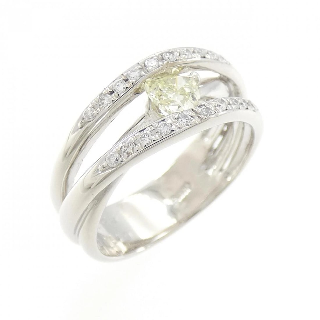 PT DIAMOND RING: PT Diamond Ring Brand: Unbranded Type: Ring Material: Platinum, Main Stone/Creation Natural Color: platinum Size: 6-6.5 (US size) Accessories: None Accessories Notice: When purchasing