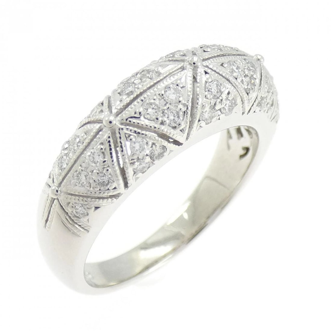 PT900 DIAMOND RING: PT900 Diamond Ring Brand: Unbranded Type: Ring Material: Platinum 900, Main Stone/Creation Natural Color: Platinum Size: 6.5-7US Accessories: None Accessories Notice: When purchasing