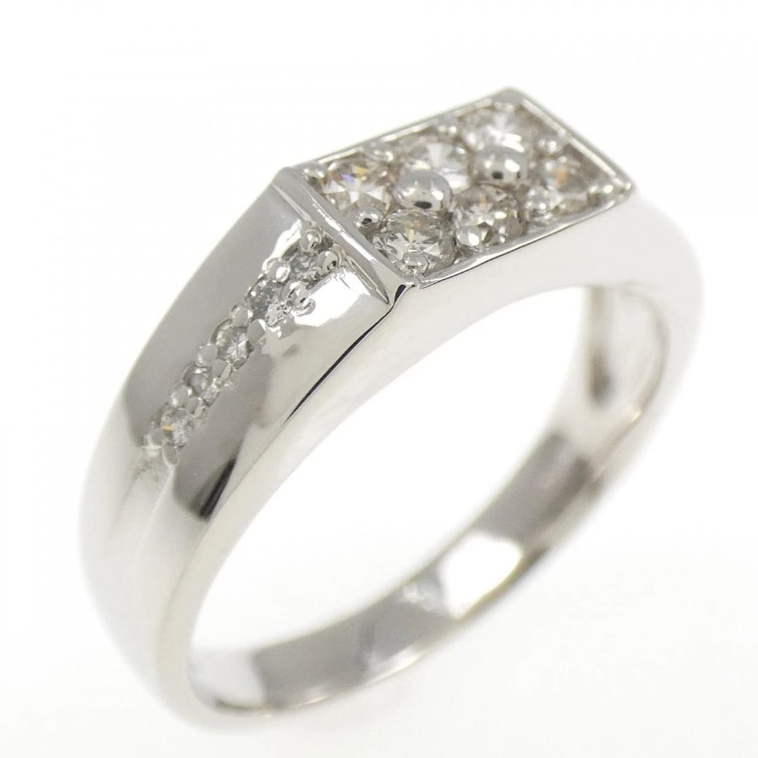 PT900 DIAMOND RING: PT900 Diamond Ring Brand: Unbranded Type: Ring Material: Platinum 900, Main Stone/Creation Natural Color: platinum Size: 5.5-6US Accessories: None Accessories Notice: When purchasing pre-o