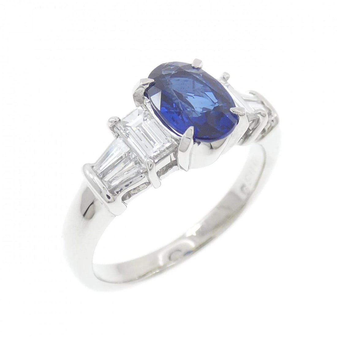 PT900 SAPPHIRE RING: PT900 Sapphire Ring Brand: Unbranded Type: Sapphire Ring Material: Platinum 900, Main Stone/Creation sapphire Color: platinum Size: 6US Accessories: None Accessories Notice: When purchasin